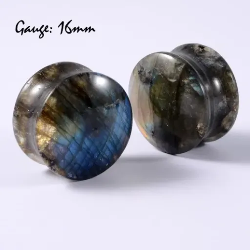 Test écarteurs labradorite 16 mm : jolis plugs en pierre, mais un peu loterie sur la qualité