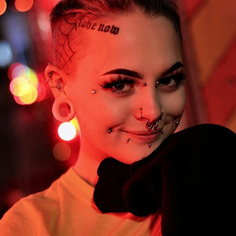 Le piercing daith : une solution pour soulager les migraines ?