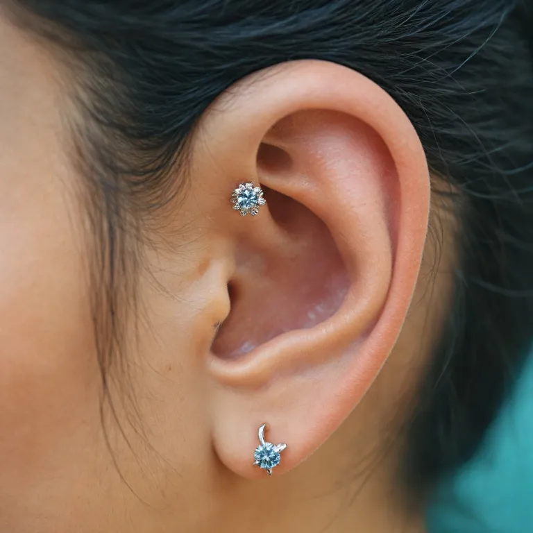 Tout savoir sur le sky pierce : le piercing qui attire tous les regards