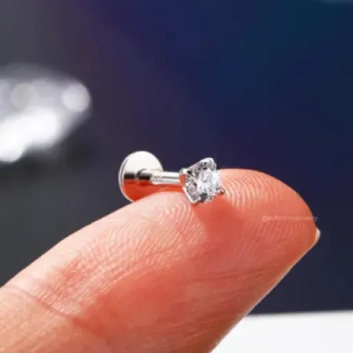 Test OUFER 16G Piercing Helix Argent 925 : petit stud discret qui fait le job
