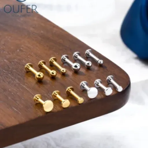 Test OUFER Body Piercing labret 16g 6 mm : le petit clou en argent qui fait le job sans prise de tête