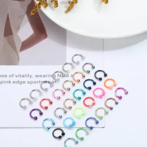 Test YAODCA 30 Pcs 16G Fer à Cheval : un gros lot de piercings pas chers, pratiques mais pas parfaits