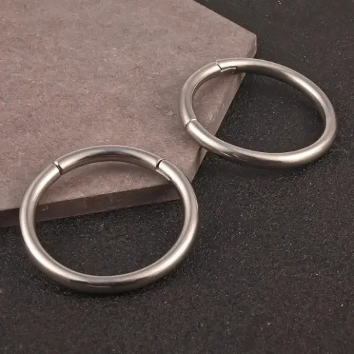 Test Vankula Poids Oreille 4mmx40mm : simple, lourd comme il faut, mais aimant à surveiller