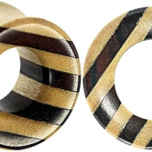 Test Piercing d'oreille bois 24 mm M01 : le plug simple qui fait le job sans chichi