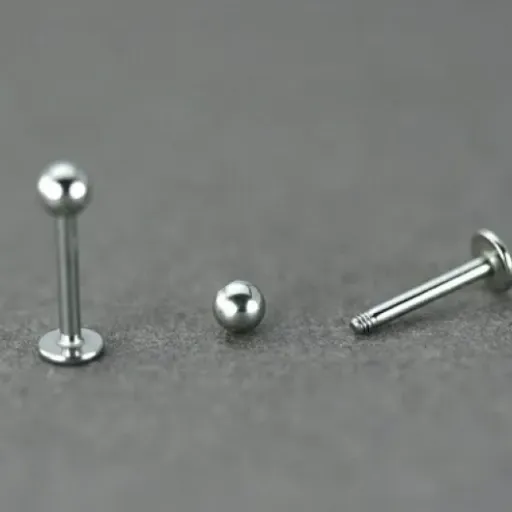 Test Vcmart Piercing Labret 16g 8mm : le lot pas cher pour remplir sa boîte à piercings